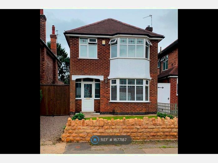 3 Bedroom Detached House To Rent In Runswick Drive, Nottingham, NG8