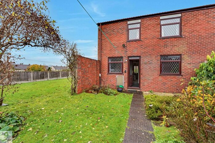 3 Bedroom End Of Terrace House For Sale In Penkvale Road, Stafford, Staffordshire, ST17