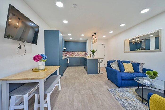 4 Bedroom Flat For Sale In South Park Road, Wimbledon, SW19