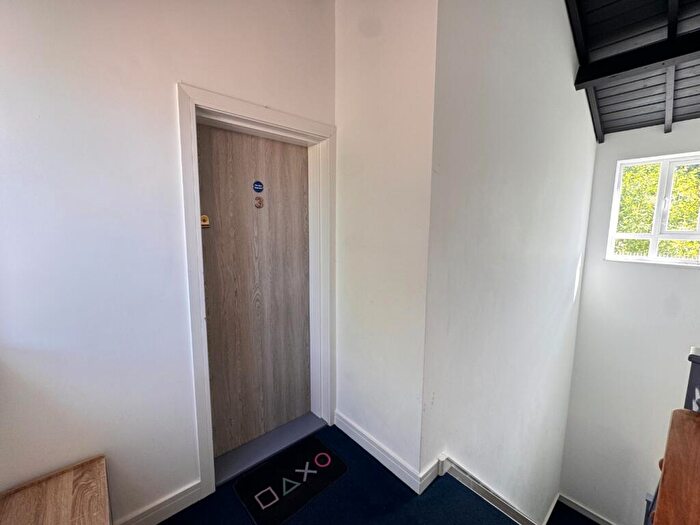2 Bedroom Apartment To Rent In Blockers Court, Kingham Way, LU2