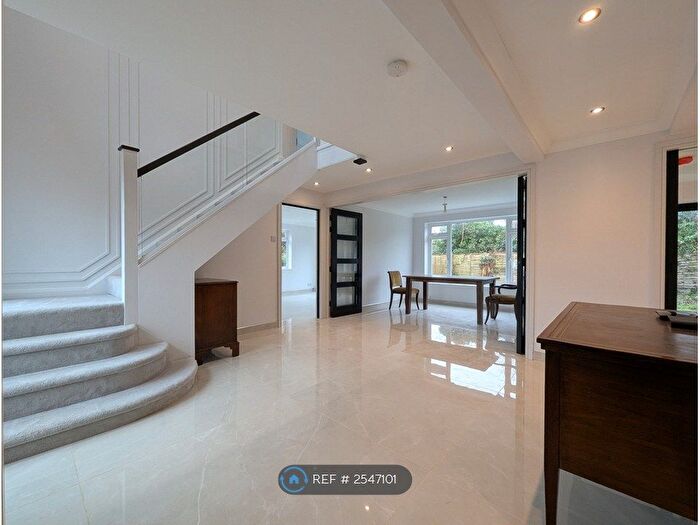 1 Bedroom Detached House To Rent In Manor Road, Maidenhead, SL6