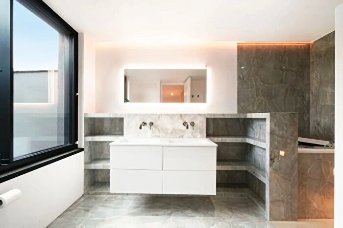 5 Bedroom Detached House To Rent In Brondesbury Park, London, NW2
