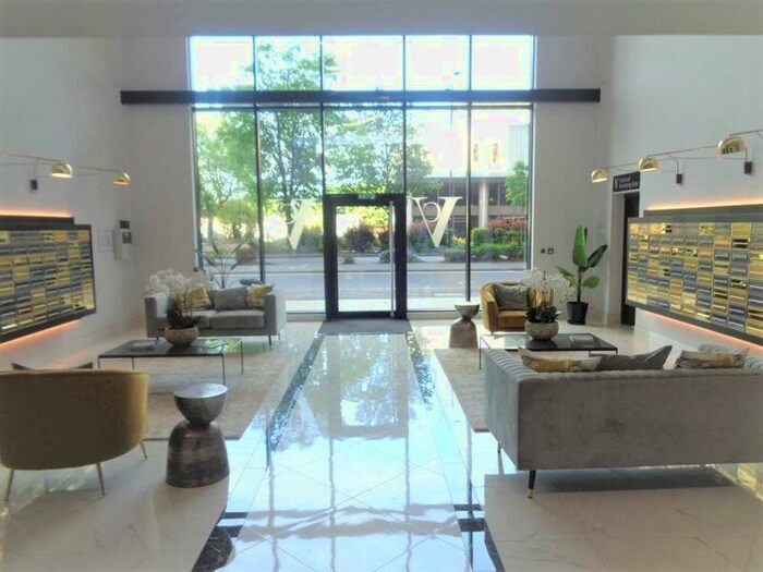 2 Bedroom Apartment To Rent In Victoria Avenue, Southend On Sea, SS2