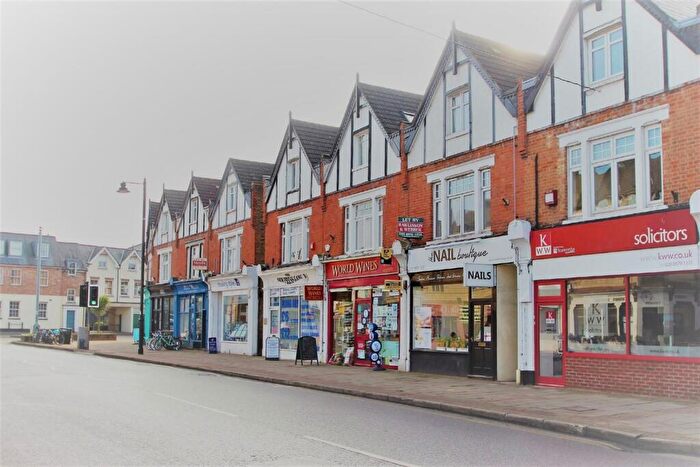 2 Bedroom Apartment To Rent In Walton Road, East Molesey, KT8