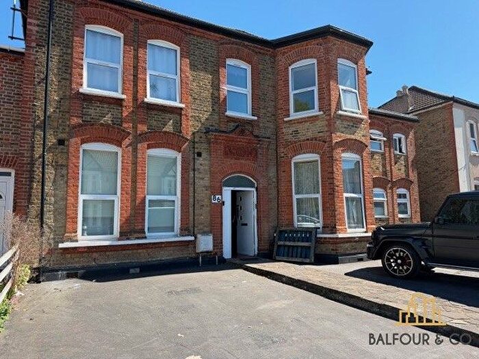 1 Bedroom Flat To Rent In Aldborough Road South, Ilford, IG3