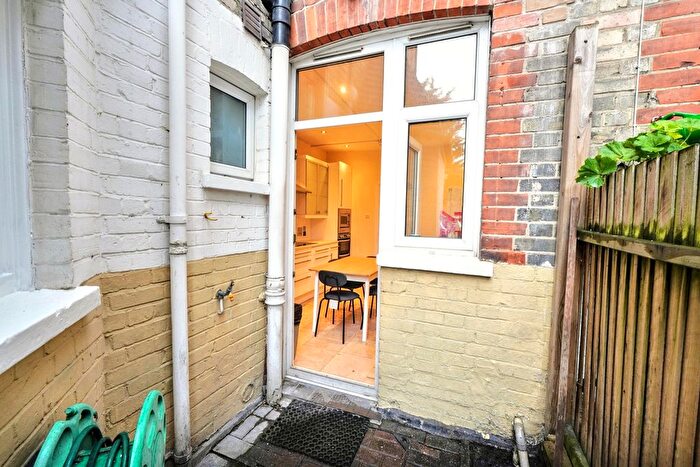 1 Bedroom Property To Rent In Priory Villas, Colney Hatch Lane, N11