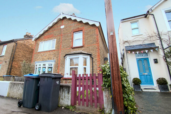 4 Bedroom Semi-Detached House To Rent In Alfred Road, Kingston Upon Thames, KT1
