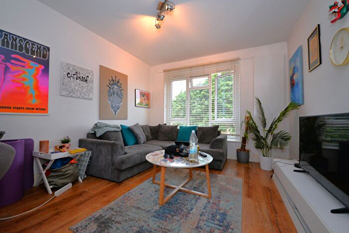 1 Bedroom Flat To Rent In Stonebridge Road, London, N15