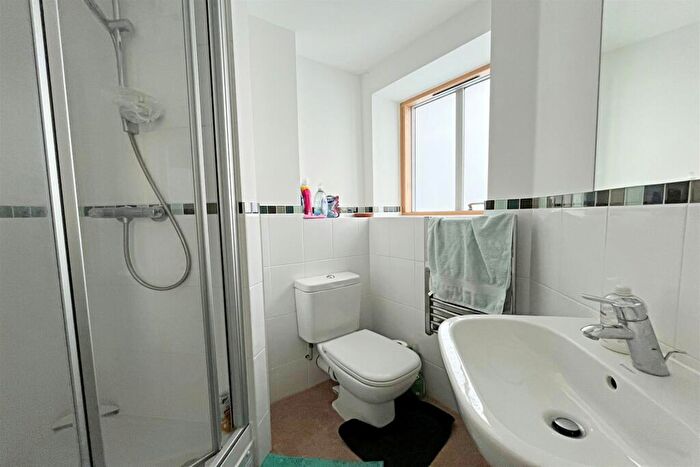 2 Bedroom Flat To Rent In Boscombe Spa, BH5