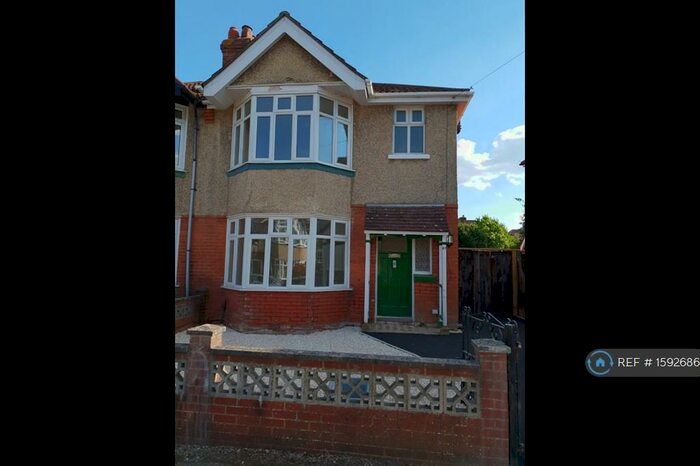 3 Bedroom Semi-Detached House To Rent In Granby Grove, Southampton, SO17