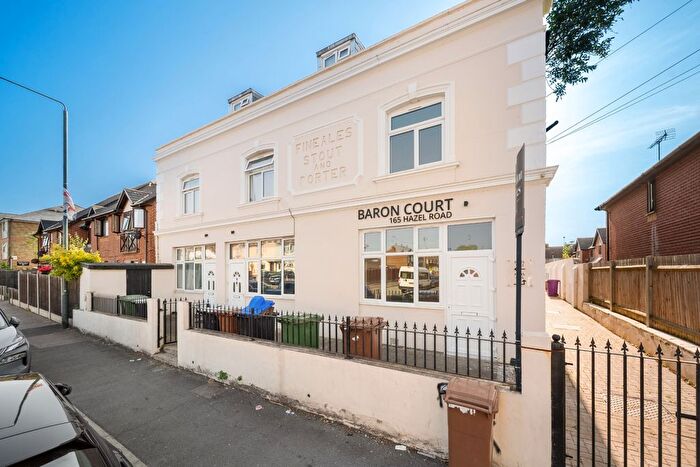 4 Bedroom Flat To Rent In Hazel Road, Erith, DA8