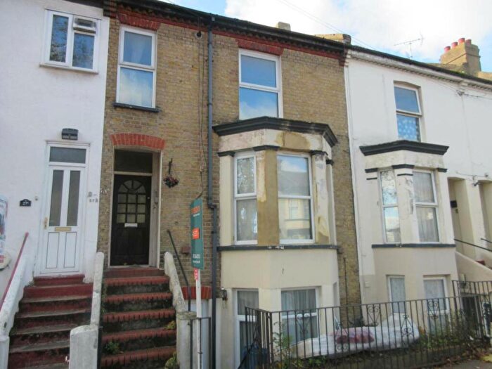 1 Bedroom Flat To Rent In Hartington Road, Southend On Sea, SS1