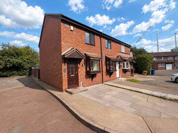 2 Bedroom End Of Terrace House For Sale In Crest Avenue, Grays, RM17