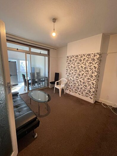 4 Bedroom Semi-Detached House To Rent In Spring Grove Road, TW3