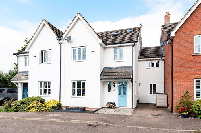 6 Bedroom Terraced House For Sale In Beanfield Close, Riseley, Bedfordshire, MK44