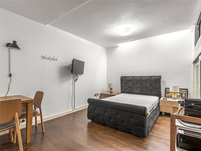 Studio To Rent In Kings Road, London, SW3
