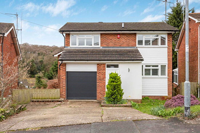 4 Bedroom Detached House For Sale In Beechtree Avenue, Marlow, SL7