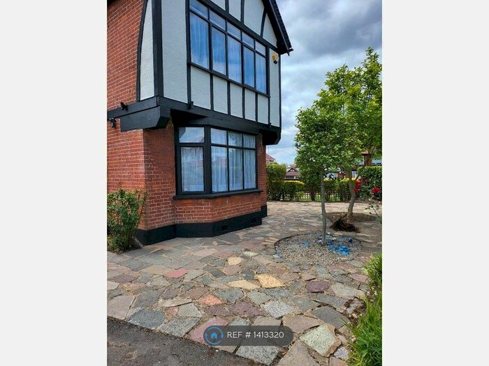 5 Bedroom Semi-Detached House To Rent In Clarendon Gardens, Wembley, HA9