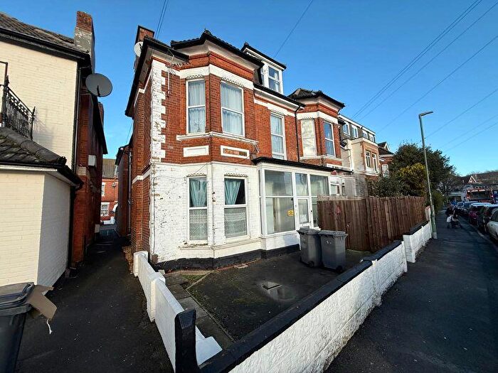 1 Bedroom Flat For Sale In Cecil Road, Boscombe, BH5