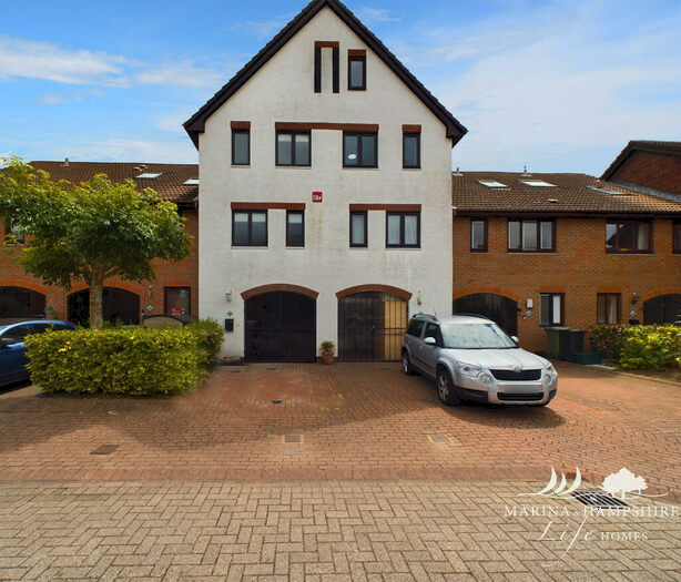 3 Bedroom Terraced House To Rent In Carbis Close, Portsmouth, PO6