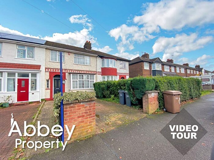 3 Bedroom Detached House To Rent In Hart Lane, Luton, LU2