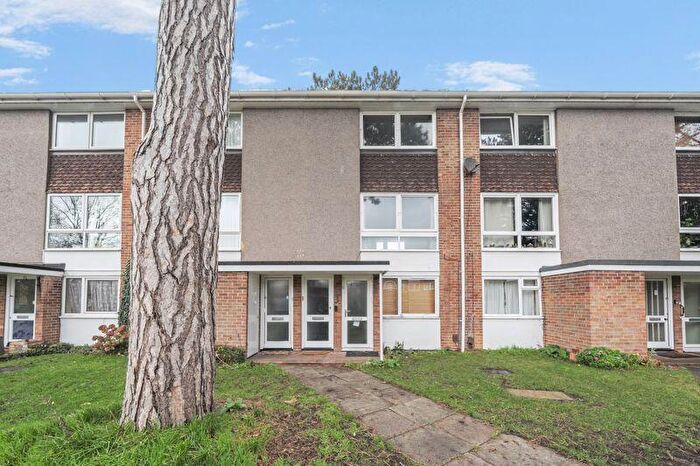 2 Bedroom Flat For Sale In Wykeham Crescent, Oxford, OX4