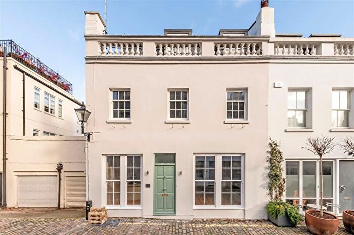 3 Bedroom Property To Rent In Sussex Mews West, Hyde Park, W2