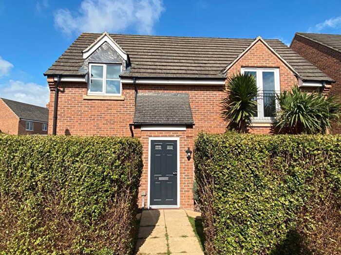 2 Bedroom Detached House To Rent In Comben Drive, Godmanchester, PE29