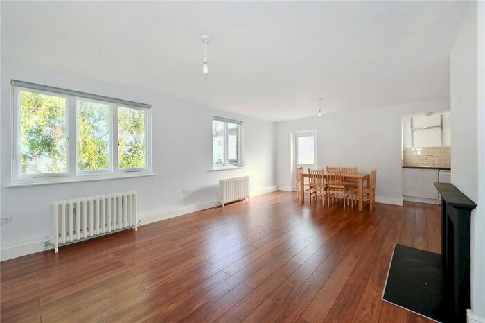 2 Bedroom Flat To Rent In St Annes Close, Highgate, London, N6