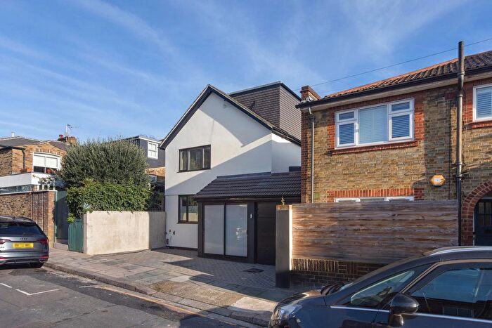 5 Bedroom Detached House For Sale In Cowper Road, Acton, W3