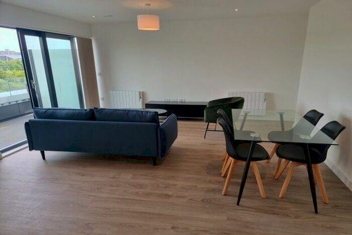 2 Bedroom Flat To Rent In Riverside Walk, Ashford, TN23