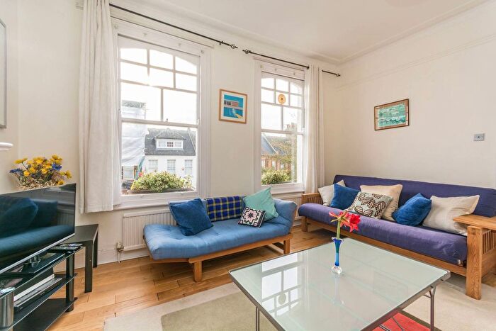 1 Bedroom Flat To Rent In Denver Road, Hackney, London, N16