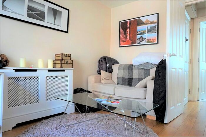 1 Bedroom Flat To Rent In Hanson Street, Fitzrovia, W1W