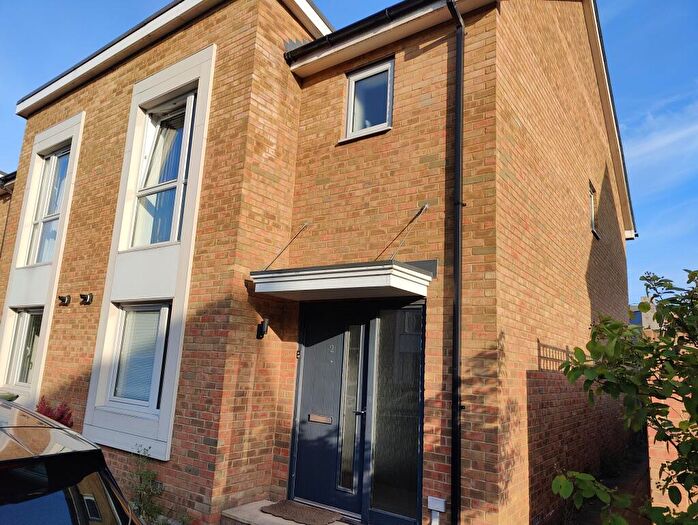 3 Bedroom House To Rent In Falstaff Mews, Greenhithe, DA9