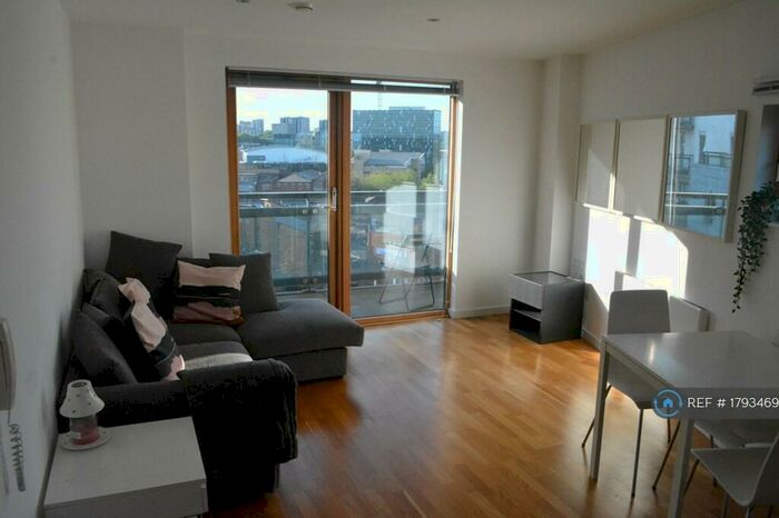 2 Bedroom Flat To Rent In Gateway East, Leeds, LS9