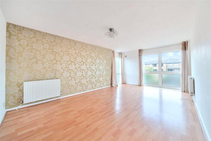 2 Bedroom Flat For Sale In Cromarty Court, - Widmore Road, Bromley, BR1
