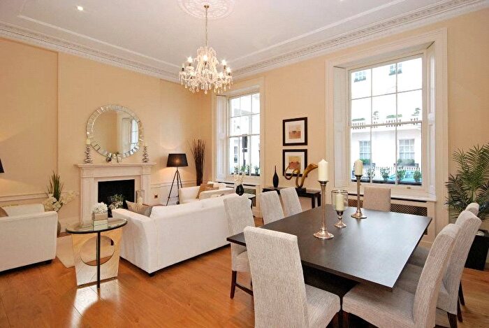 3 Bedroom Flat To Rent In West Eaton Place, Sloane Square, Belgravia, SW1X