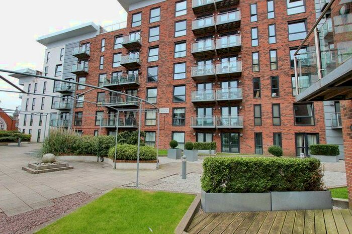 2 Bedroom Flat To Rent In Cedar Court, Longfield Centre, Prestwich, M25