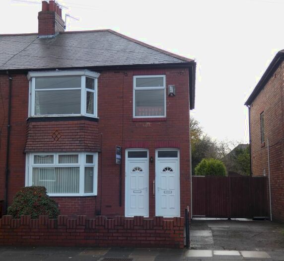 2 Bedroom Flat To Rent In Debdon Gardens, Newcastle Upon Tyne, NE6