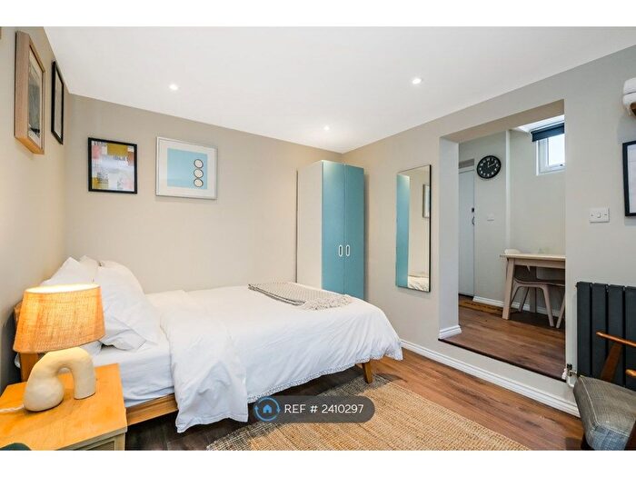 Studio To Rent In London, London, N16