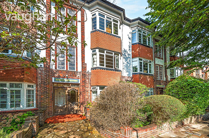 2 Bedroom Flat To Rent In Somerhill Road, Hove, East Sussex, BN3