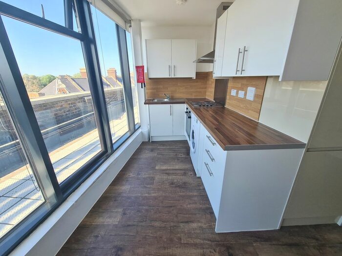 1 Bedroom Flat To Rent In - High Street, Walthamstow, E17