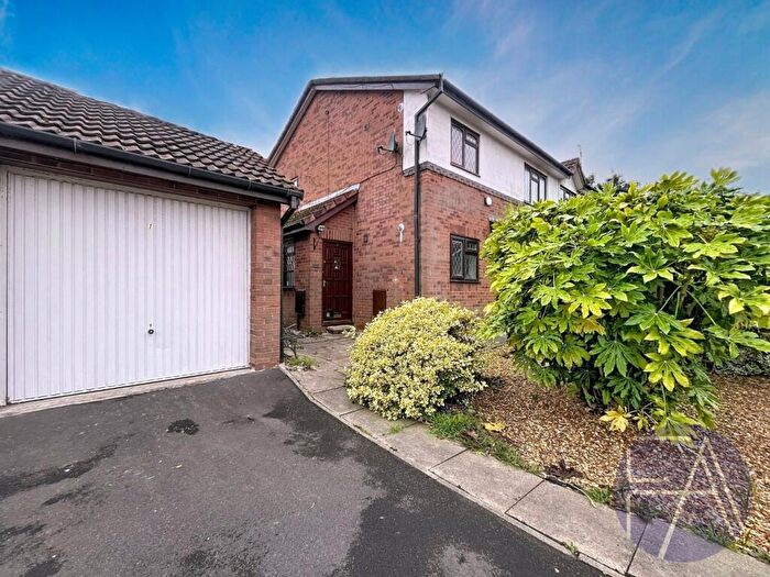 2 Bedroom Flat For Sale In Ashdown Close, Southport, Sefton, PR8