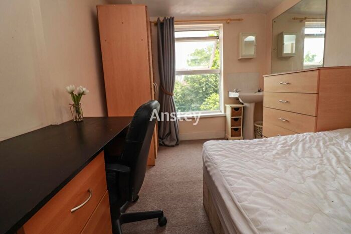 4 Bedroom Terraced House To Rent In Northcote Road, Southampton, Hampshire, SO17
