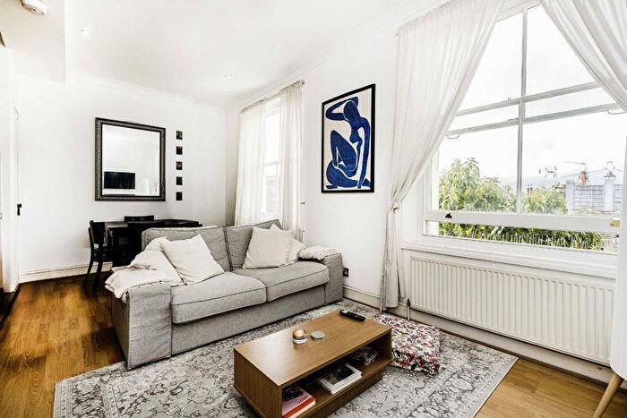 2 Bedroom Flat To Rent In Ladbroke Grove, North Kensington, W11
