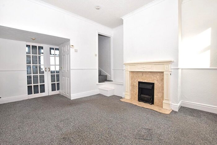 3 Bedroom Terraced House To Rent In Middlecroft Road, Staveley, Chesterfield, S43