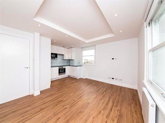 3 Bedroom Flat To Rent In Chippenham Road, W9