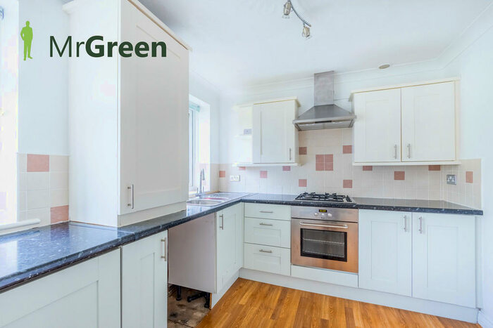 2 Bedroom Flat To Rent In Gardens View, Bournemouth, BH1