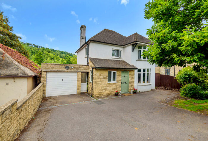 3 Bedroom Detached House To Rent In London Road, Stroud, Gloucestershire, GL5