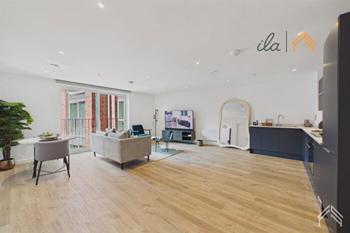 2 Bedroom Apartment To Rent In Hairpin House, Birmingham, B12